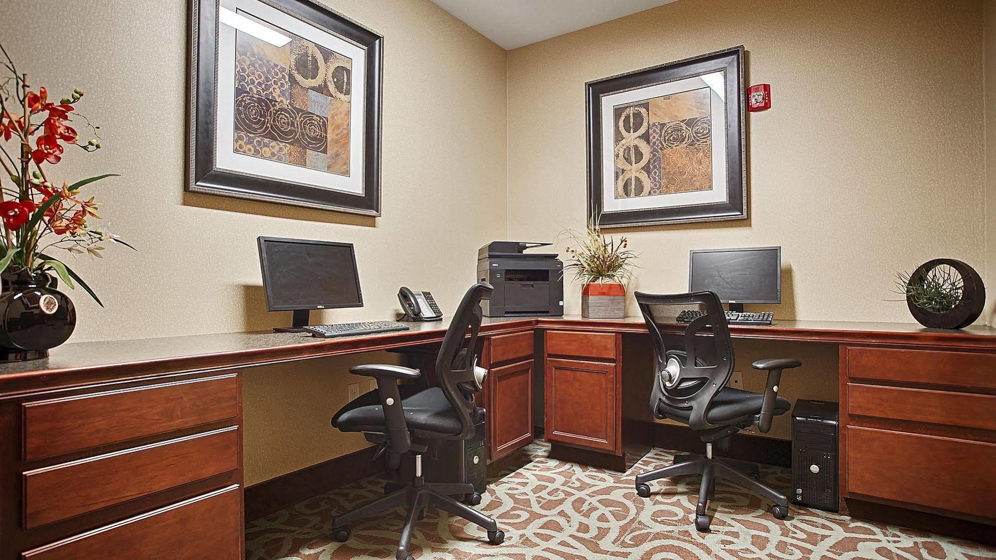 Best Western Plus Eastgate Inn & Suites Wichita Luaran gambar