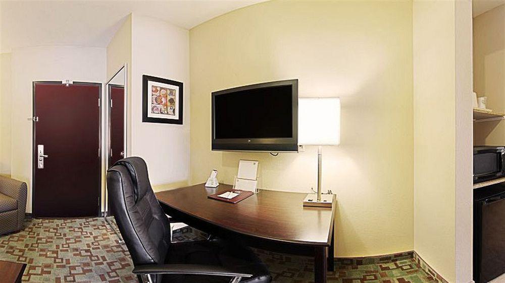 Best Western Plus Eastgate Inn & Suites Wichita Luaran gambar